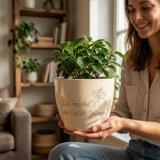 Personalisierter Blumentopf mit Gravur — Geschenk für Umwelttechniker — im Wohnambiente