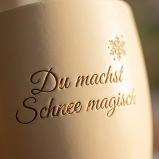 Personalisierter Blumentopf mit Gravur — Danke-Geschenk für Skilehrer — Detailaufnahme