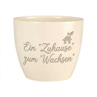 Personalisierter Blumentopf mit Gravur — Geschenk Immobilienkaufmann — Detailansicht der Lasergravur