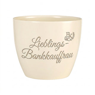 Personalisierter Blumentopf mit Gravur — Geschenk Bankkauffrau Abschied — Detailansicht der Lasergravur