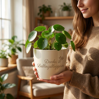 Personalisierter Blumentopf mit Gravur — Geschenk Foodbloggerin Danke — im Wohnambiente