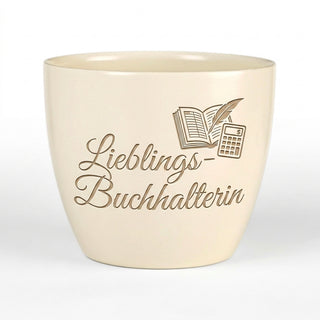 Personalisierter Blumentopf mit Gravur — Geschenk Buchhalterin Abschied — Detailansicht der Lasergravur