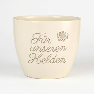 Persönliches Geschenk Bundeswehr - Blumentopf mit Gravur für unseren Helden — Detailansicht der Lasergravur