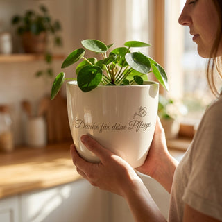 Personalisierter Blumentopf mit Gravur — Danke Geschenk Kundenbetreuer — im Wohnambiente