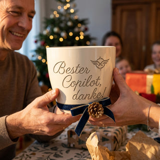 Geschenk Copilot mit individueller Gravur – Bester Copilot — als persoenliche Geschenk-Uebergabe