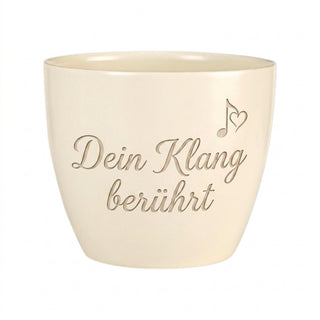 Einzigartiger Blumentopf mit Gravur – Geschenk für Cellistin — Detailansicht der Lasergravur