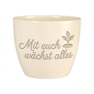 Personalisierter Blumentopf „Mit euch wächst alles“ — Team Geschenk Abschied — Detailansicht der Lasergravur