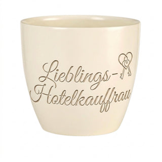 Personalisierter Blumentopf mit Gravur — Geschenk Hotelkauffrau Abschied — Detailansicht der Lasergravur