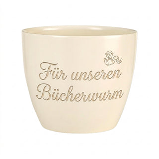 Geschenk für Bücherwürmer – Personalisierter Blumentopf mit Gravur — Detailansicht der Lasergravur