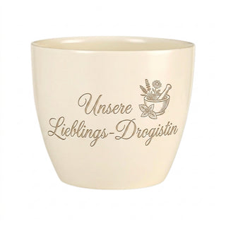 Personalisierter Blumentopf mit Gravur — Geschenk Drogistin Abschied — Detailansicht der Lasergravur