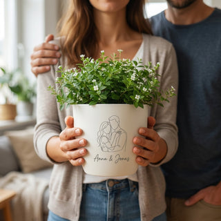 Selfie-Topf mit graviertem Paar als One-Line-Art – personalisierter Blumentopf