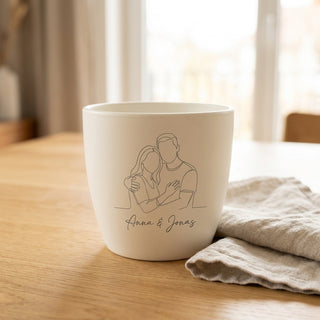 Variante Nur Topf – gravierter Creme-Blumentopf, 14 cm hoch