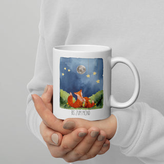 Weiße, glänzende Tasse - bis zum Mond