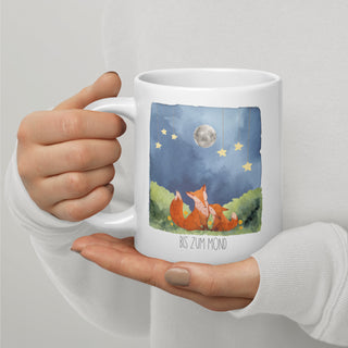 Weiße, glänzende Tasse - bis zum Mond